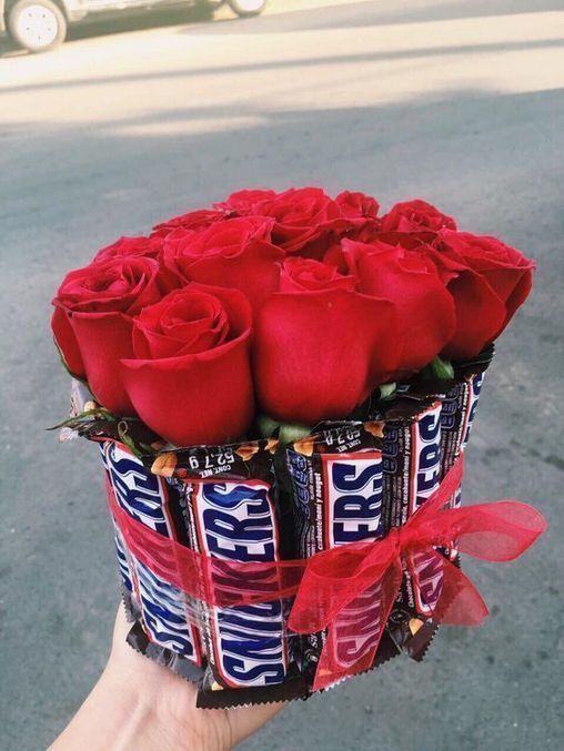 Snickers & Roses Valentine’s Gift